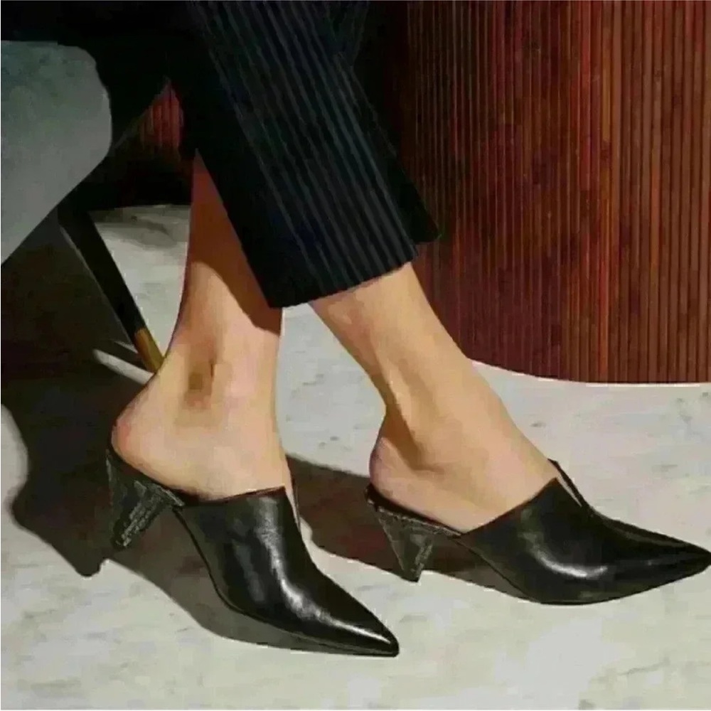 M.GEMI Mules with Pointed Toes